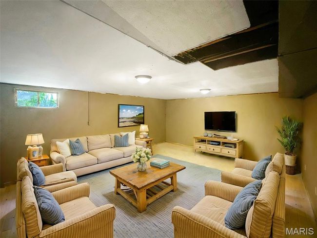 Living area featuring wood finished floors | Image 14