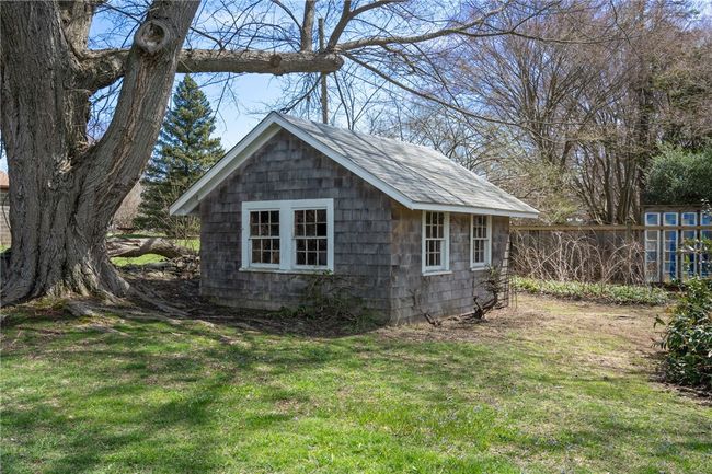 37 Island Dr, House other with 4 bedrooms, 3 bathrooms and 6 parking in Middletown RI | Image 27