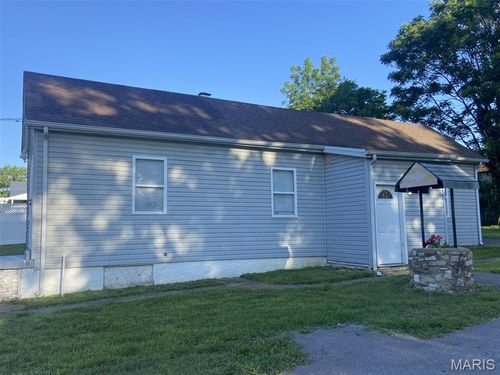 225 E Arlee Ave, Saint Louis, MO, 63125-2805 | Card Image