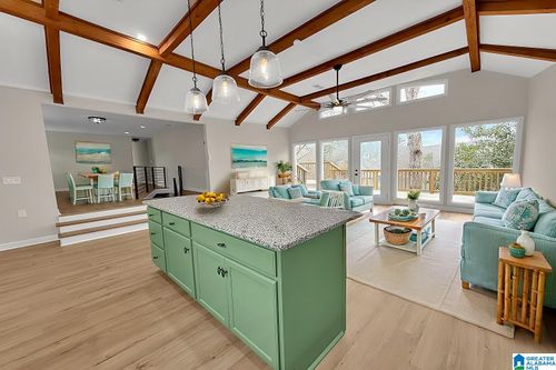 332 Lakeshore Ln, ONEONTA, AL, 35121-8558 | Card Image