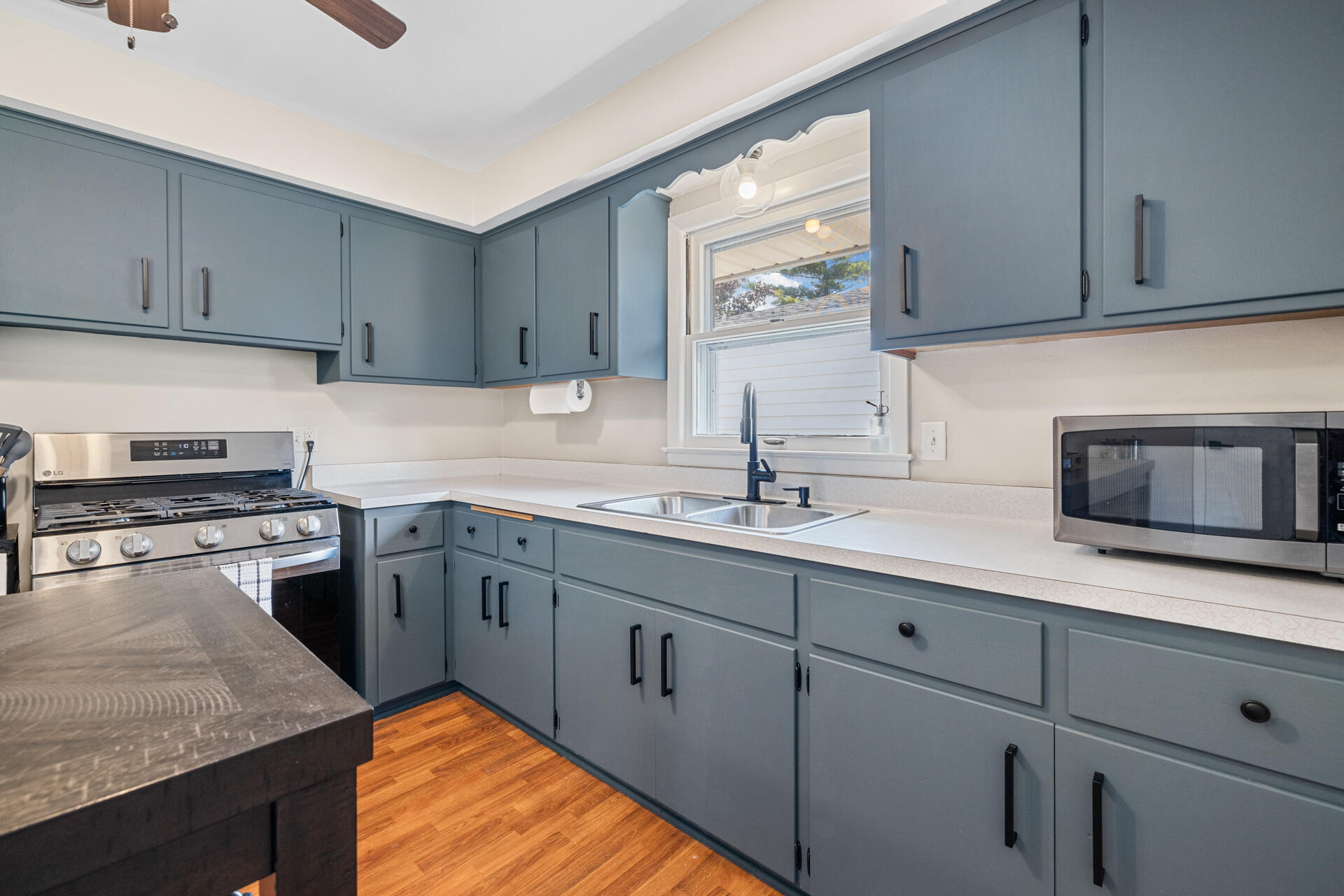 Thomas Dr, Menomonee Falls, WI 53051