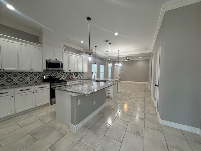 2407 Juliet St, House other with 4 bedrooms, 4 bathrooms and 2 parking in Pasadena TX | Image 12