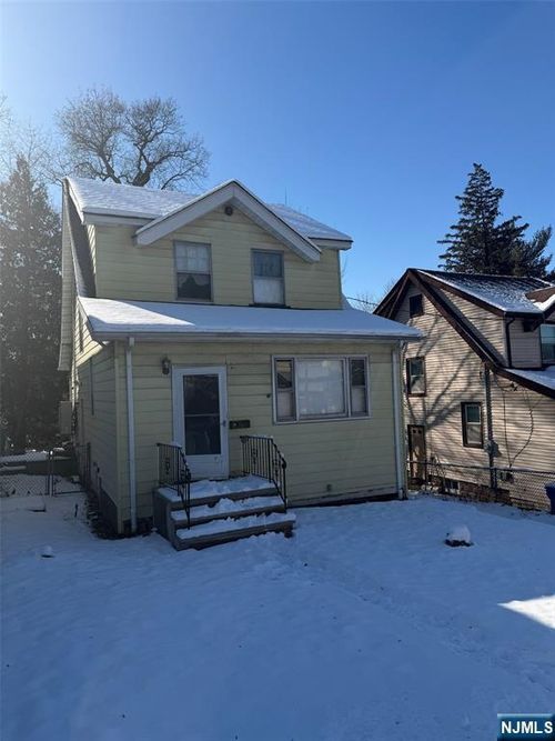 238 Van Nostrand Ave, Englewood, NJ, 07631-4715 | Card Image