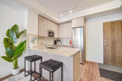 229-99 Eagle Rock Way, Maple, ON, L6A5A7 | Card Image