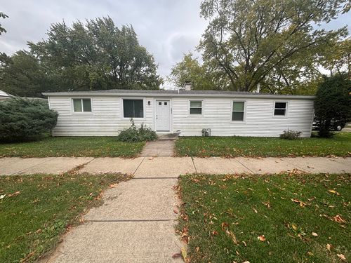 653 Dixon Ave, Elgin, IL, 60120-8452 | Card Image