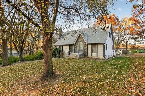 606 Ne 115th St, Kansas City, MO, 64155-1222 | Card Image