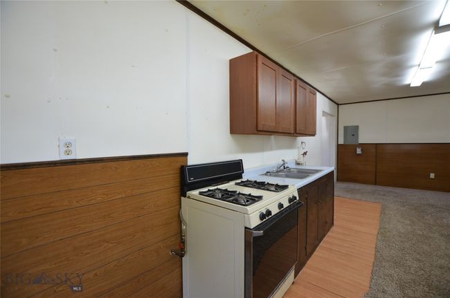 Kitchen area | Image 37