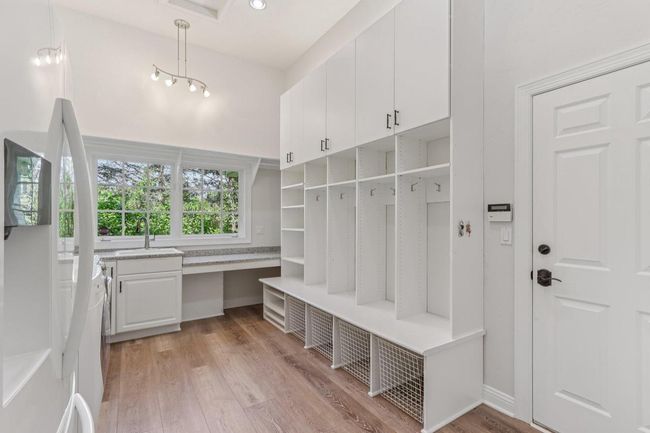 1601 Cedar Bend, House other with 5 bedrooms, 4 bathrooms and null parking in Hartland WI | Image 44