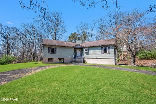1093 Lancaster Dr, Bushkill, PA, 18324-8183 | Card Image