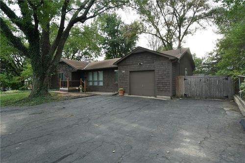 10200 Pflumm Rd, Lenexa, KS, 66215-1245 | Card Image