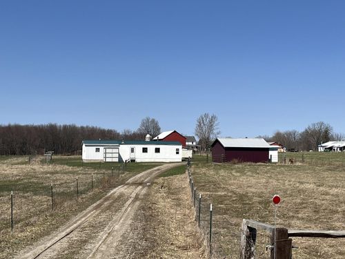 12111 Coral Rd, Coral, MI, 49322-9661 | Card Image