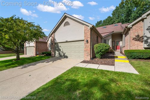 305 Pineknoll Ct, Brighton, MI, 48116-2445 | Card Image