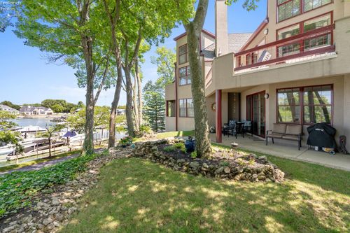 a-4333 Marin Woods, Port Clinton, OH, 43452-3072 | Card Image