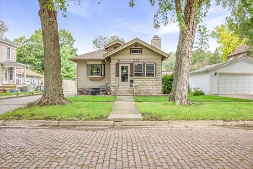 217 W Moulton St, Pontiac, IL, 61764-2518 | Card Image