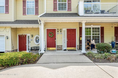 30 Oxford Ct, Englishtown, NJ, 07726-1571 | Card Image