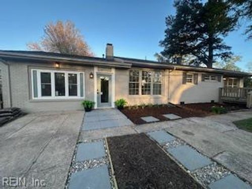 415 Cornwall Rd, Portsmouth, VA, 23701-1700 | Card Image