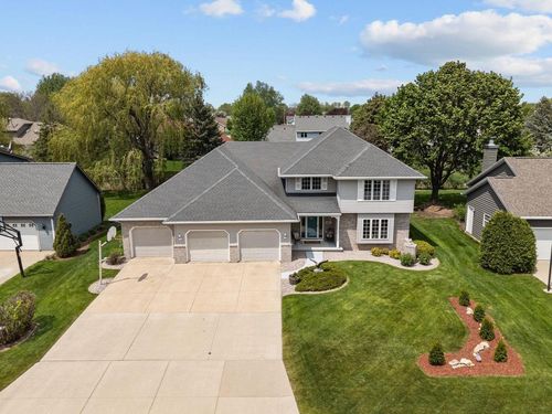 3221 N Country Run Drive, GRAND CHUTE, WI, 54914 | Card Image