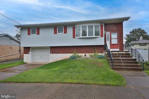 903 Mckinley St, Hazle Township, PA, 18202-2250 | Card Image