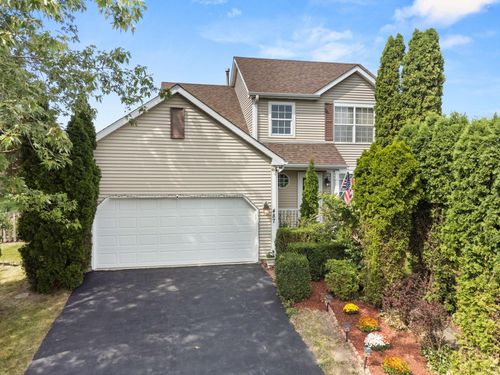 487 Valley View Dr, Genoa City, WI, 53128-2066 | Card Image