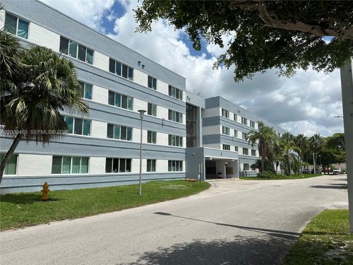 d2j-14820 Naranja Lakes Blvd, Homestead, FL, 33032-8338 | Card Image
