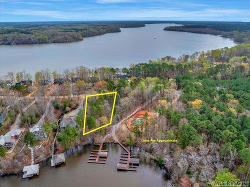 19 Mountain Rock Trl, Boydton, VA, 23917-4762 | Card Image