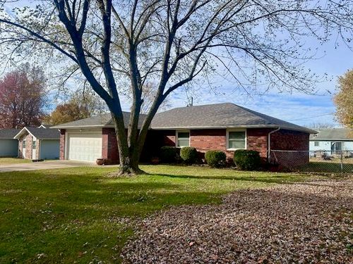 225 N Pringle Ave, Ash Grove, MO, 65604-9037 | Card Image