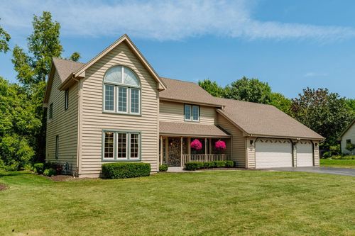 N102W16808 Bittersweet Trail, Germantown, WI, 53022 | Card Image