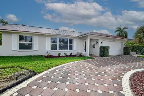 800 W Camino Real, Boca Raton, FL, 33486 | Card Image