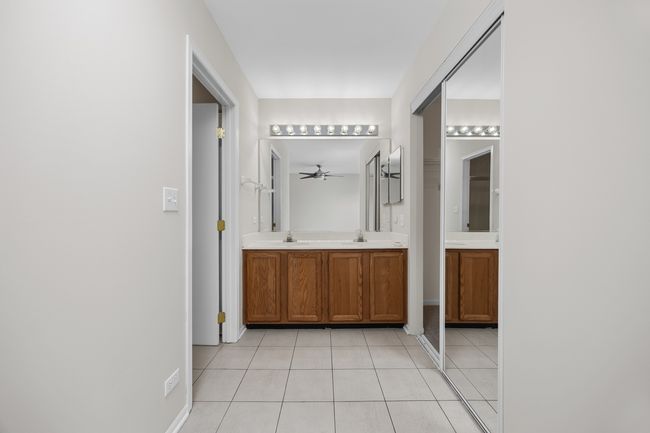 905 Huntington Dr, Townhouse with 2 bedrooms, 3 bathrooms and 2 parking in Elk Grove Village IL | Image 19