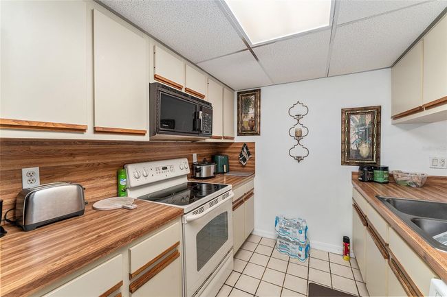 2920 Poplar Ave, Townhouse with 2 bedrooms, 3 bathrooms and null parking in LEESBURG FL | Image 12