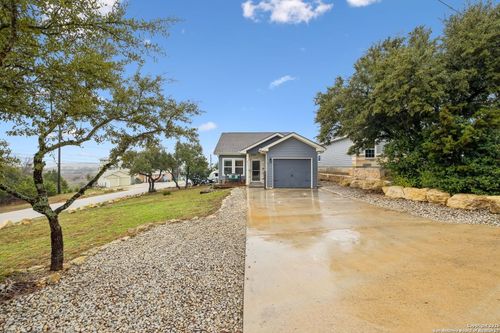 1011 Alta Vista Ln, Canyon Lake, TX, 78133-2824 | Card Image