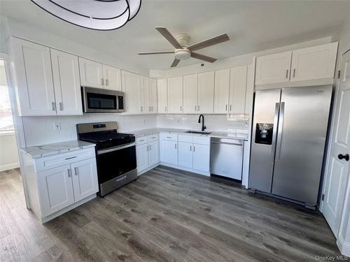 70 Burlington Ave, Deer Park, NY, 11729-2403 | Card Image