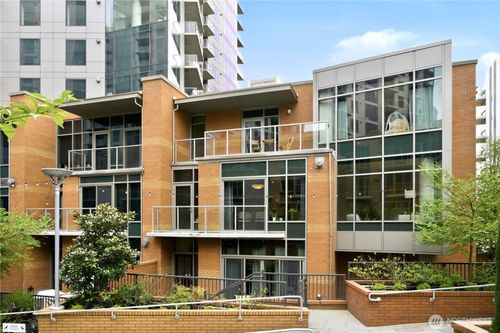 th-6-10620 Ne 9th Pl, Bellevue, WA, 98004-4314 | Card Image