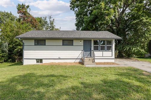 7408 E 49th Ter, Kansas City, MO, 64129-2045 | Card Image