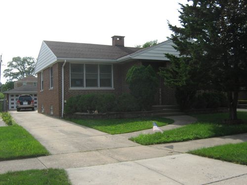 2516 S 7th Ave, North Riverside, IL, 60546-1235 | Card Image