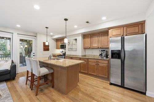 apt-1-840 E 4th St, Boston, MA, 02127-3227 | Card Image