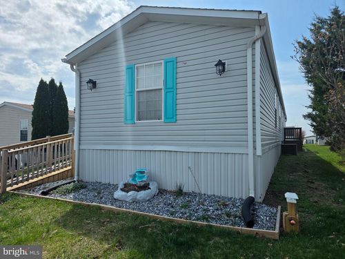 4 Pine St, FREDERICKSBURG, PA, 17026-9566 | Card Image