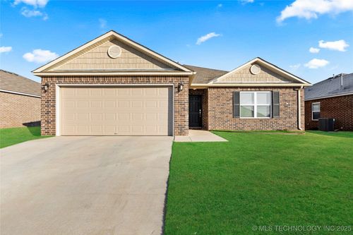 8409 E 162nd Street S, Bixby, OK, 74008 | Card Image