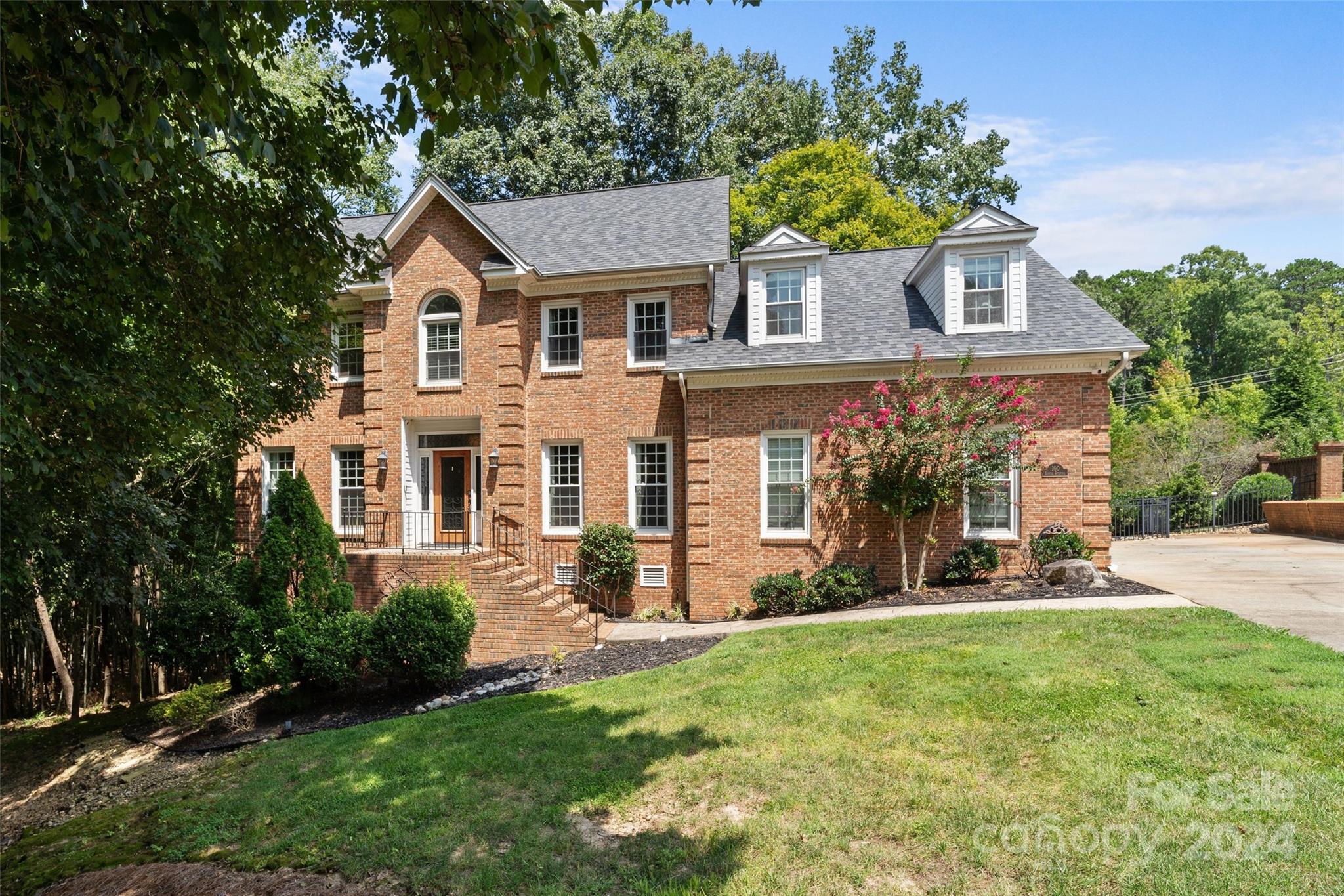 Samuel Guilford Ct, Charlotte, NC 28270