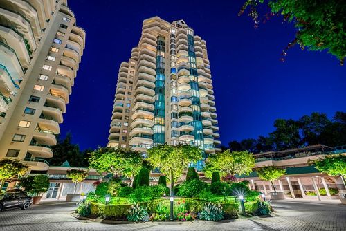 4-338 Taylor Way, West Vancouver, BC, V7T2Y1 | Card Image