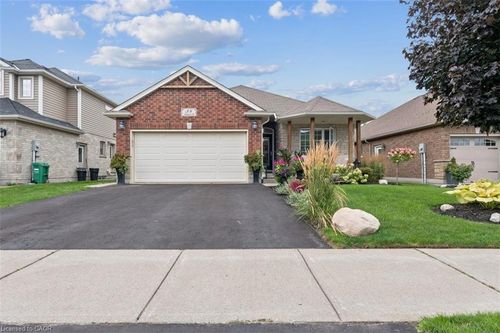 38 Stafford St, Elora, ON, N0B1S0 | Card Image