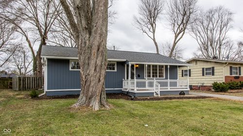 170 N 8th St, Zionsville, IN, 46077-1214 | Card Image