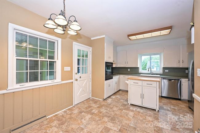 Kitchen | Image 11