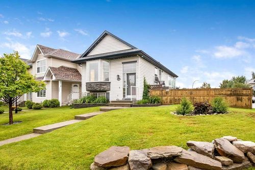 128 Cramond Cres Se, Calgary, AB, T3M1B8 | Card Image