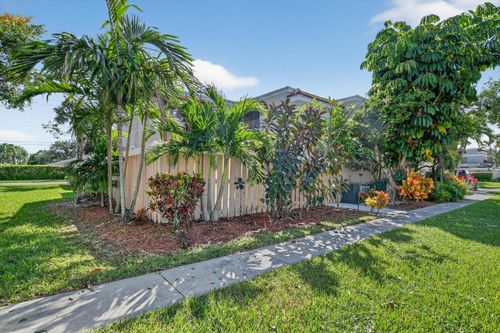 b-4005 Village Dr, Delray Beach, FL, 33445-2921 | Card Image