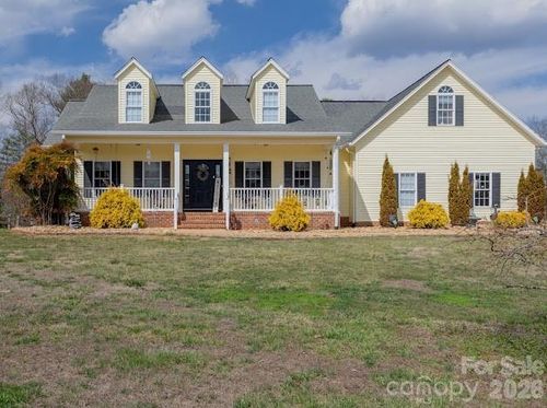 3131 Christie Rd, Hudson, NC, 28638-9204 | Card Image