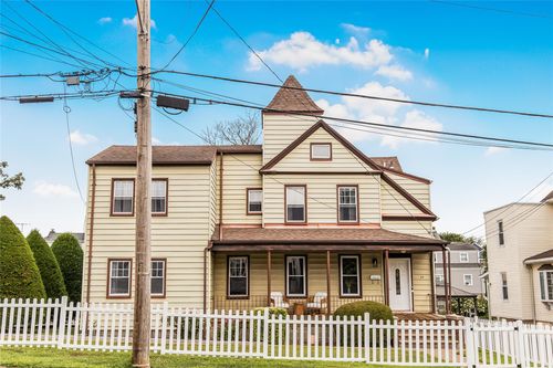 33 Alto Ave, Port Chester, NY, 10573-5301 | Card Image