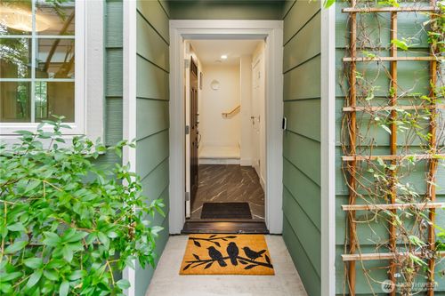 128 B 25th Ave E, Seattle, WA, 98112-5406 | Card Image