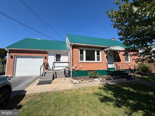 85 E College Ave, WERNERSVILLE, PA, 19565-1318 | Card Image