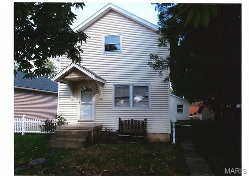 613 Washington St, Highland, IL, 62249-1442 | Card Image